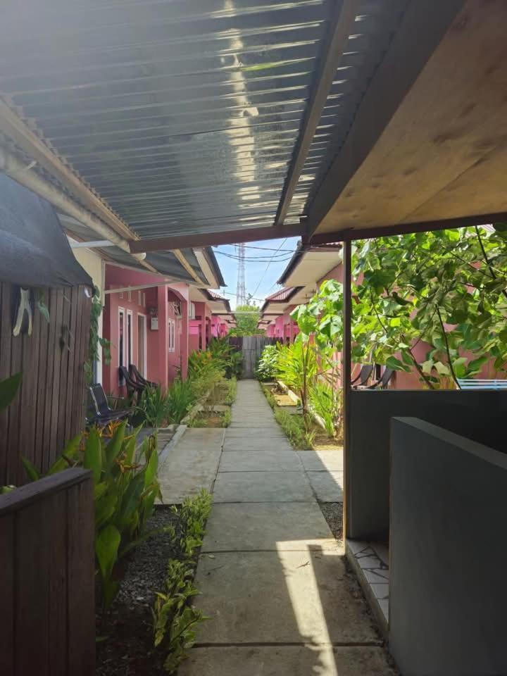 Baronda Guest House Sorong Kültér fotó